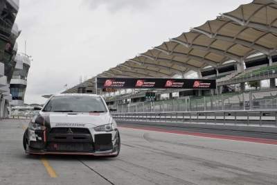 Bridgestone launches the new Potenza RE-11S racing tyre