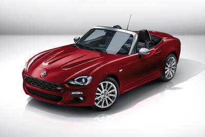 First all new 2017 Fiat 124 Spider roadsters arrive in the U.S.A