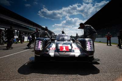 How the hybrid technology of the Porsche LMP1 race car works