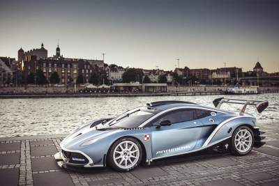 The Arrinera Hussarya GT visits Poland during a road tour in race form