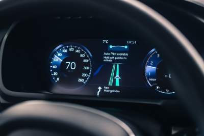 Volvo Cars and Uber join forces to develop autonomous driving cars