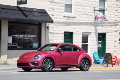 Volkswagen #PinkBeetle auction to fight breast cancer