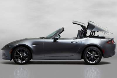 Mazda Roadster RF debuts in Japan