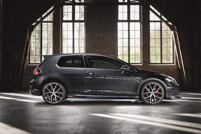 Oettinger unveils bodykits for Performance Golf models