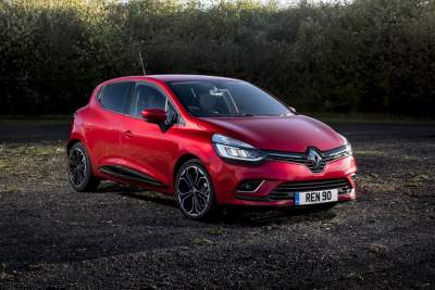 Renault adds new top-of-the-range version -Signature Nav - to the Clio
