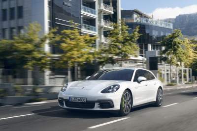 Porsche expands the Panamera model lineup with the Sport Turismo