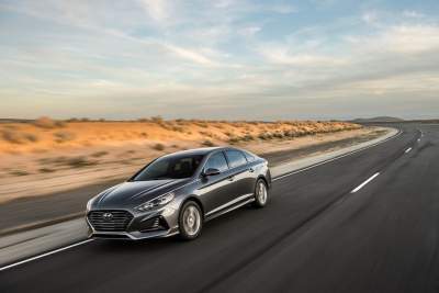 2018 Hyundai Sonata defines the benchmark for mid-sized sedans