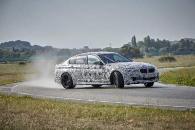 BMW presents the new M5 with M xDrive