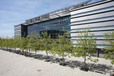 Smart Factory Hackathon - Coding for Audi's production of the future