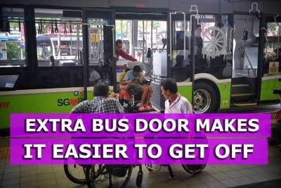 Extra bus door makes it easier to get off when crowded