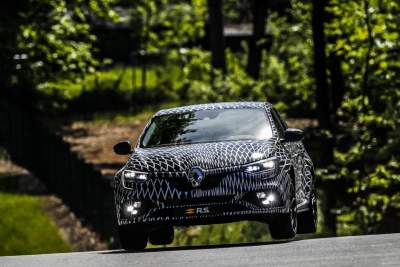All new Renault Megane RS is the first hot hatch to offer four-wheel steering