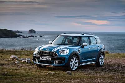 2017 MINI Countryman awarded Top Safety Pick by IIHS