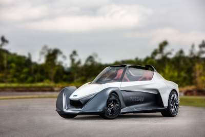 Nissan celebrates 70 years of electric vehicles with the BladeGlider