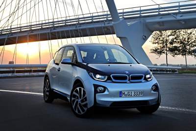 Sales of BMW Group electrified vehicles top 50,000