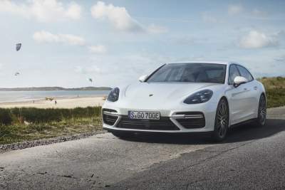 The new 2018 Porsche Panamera Turbo S E-Hybrid Sport Turismo