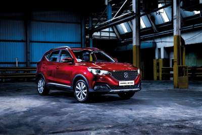 MG breaks new ground with seven-year warranty for the ZS