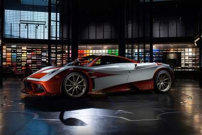One-off Pagani Huayra Lampo revealed with unique paint finish