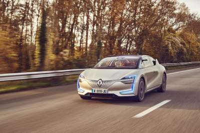 Renault Symbioz - autonomous, electric and connected