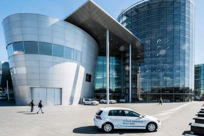 Volkswagen Sachsen reduces environmental footprint using Naturstrom hydropower