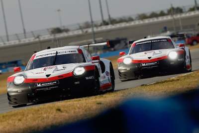 Porsche 911 RSR race cars lock out second grid row in Florida