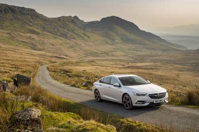 Vauxhall and Opel celebrate 100,000 Insignia orders