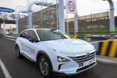 Hyundai showcases self-driven fuel cell vehicle