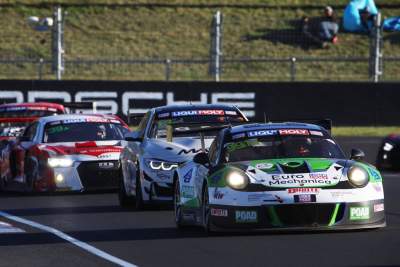 Podium and two class wins for Porsche at Mount Panorama