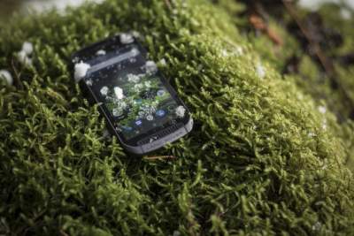 New Land Rover Explore outdoor adventure smartphone