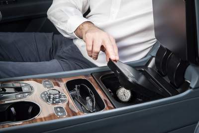 Bentley introduces a biometric safe in the Bentayga