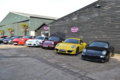 Oxfordshire dealer sells classic Porsche to Singapore buyer with a single video