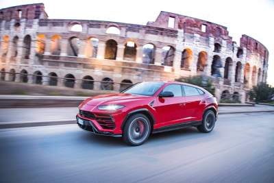 Lamborghini Urus travels around the world in four months