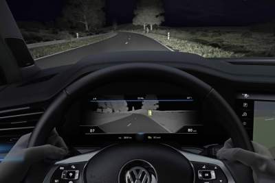 Touareg's Night Vision assist system protects people and animals