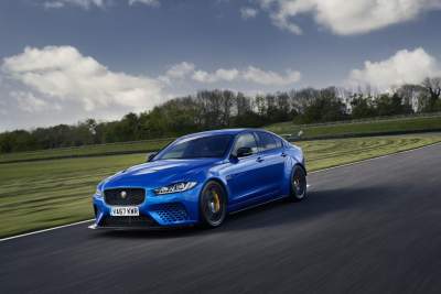 Racing legends rate Jaguar XE SV Project 8