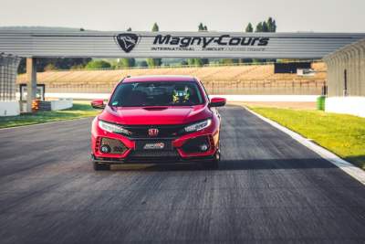 Honda sets new lap record at Magny-Cours GP circuit in Civic Type R