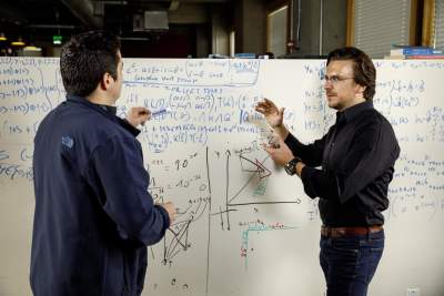 Volkswagen to test quantum computing in battery research