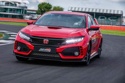 Civic Type R sets third lap record at Silverstone Circuit