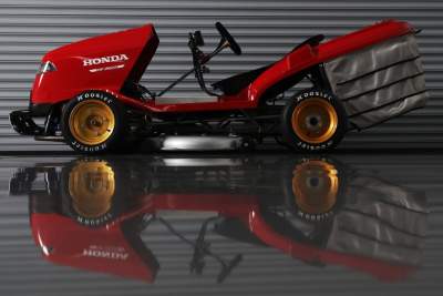 Honda creates a 241km/h lawn mower