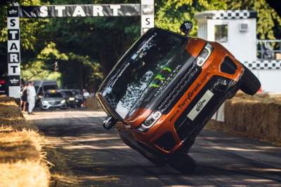 Land Rover and Terry Grant smash world record at Goodwood Festival of Speed 2018