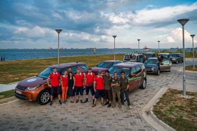 Land Rover Singapore welcomes Russian team travelling the world