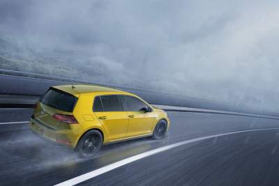 Volkwagen U.S.A offers 40 custom colours for the Golf R
