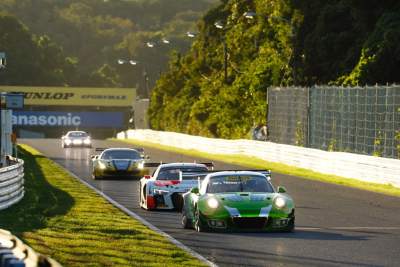 Porsche 911 GT3 R finish 11 and 12 in Japan