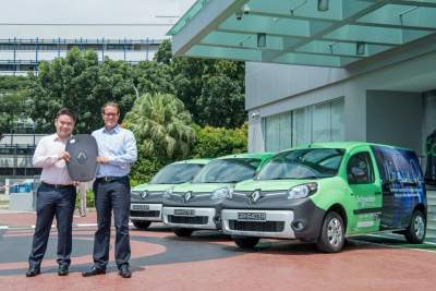 Renault delivers first batch of full-electric Kangoo Z.E. to Schneider Electric