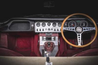 Jaguar Land Rover Classic brings modern infotainment to classic cars