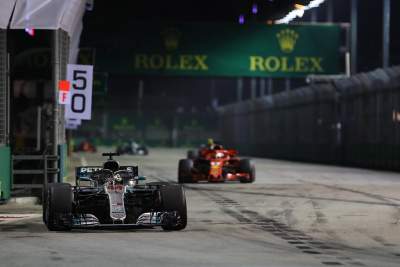 Lewis Hamilton scores comfortable victory at the Singapore GP