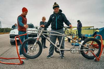 Porsche helps break European bicycle land speed record