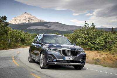 BMW launches the first ever X7