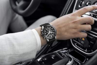 TAG Heuer partners Aston Martin for second timepiece