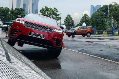 Land Rover vehicles conquer custom-made obstacles