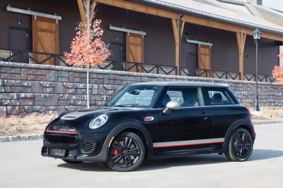 MINI John Cooper Works Knights Edition to premiere in Los Angeles