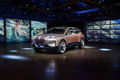 BMW Vision iNEXT makes world premiere in Los Angeles
